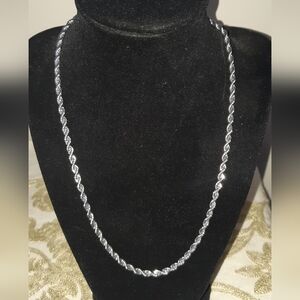 Men's/Women's Elegant Silver Lightweight Rope Chain Necklace Never Worn